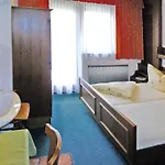In With Parking Space Apartment *